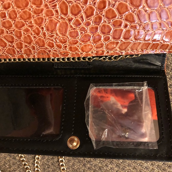 NWOT Cute faux crocodile crossbody purse - Picture 8 of 8